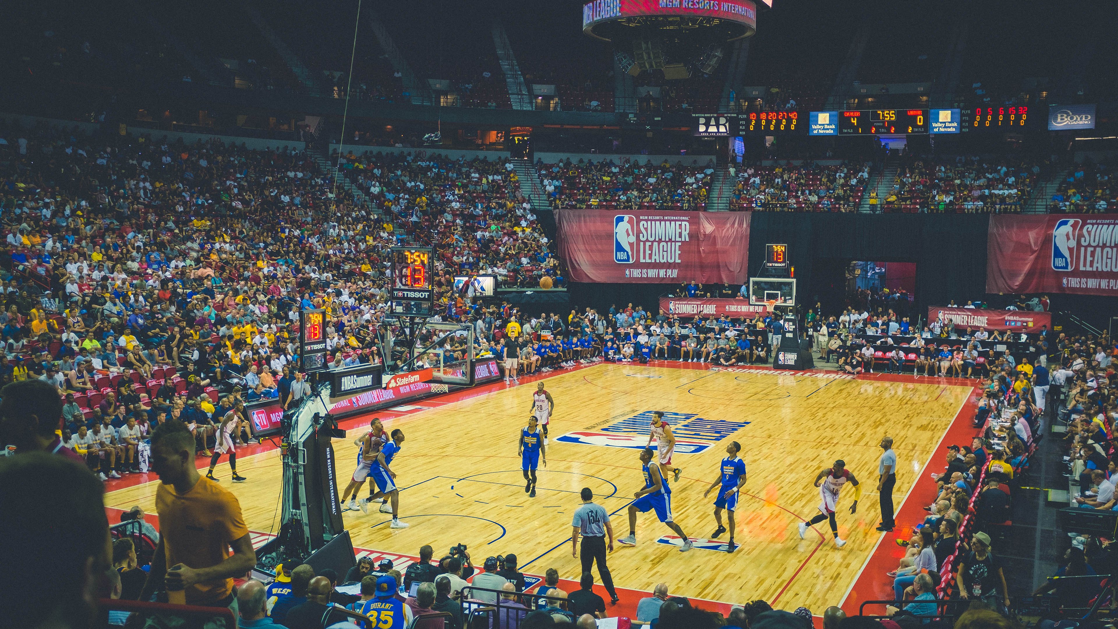 英超球队引入数据可视化战术布置系统,英超联赛特性及大数据精细汇总