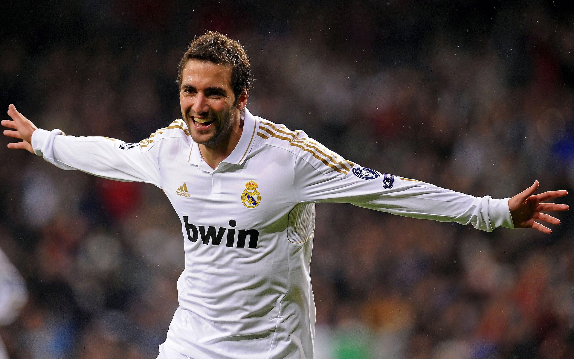 中国足球市场化程度低,中国足球市场规模